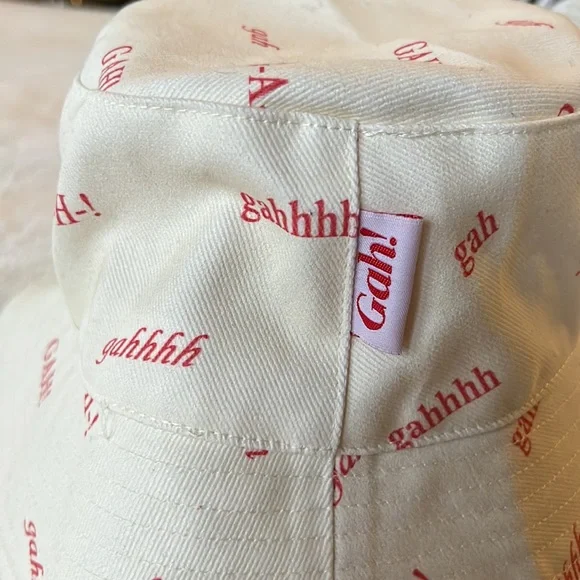 Lisa Says Gah - Britt Bucket Hat - Picture 4 of 9